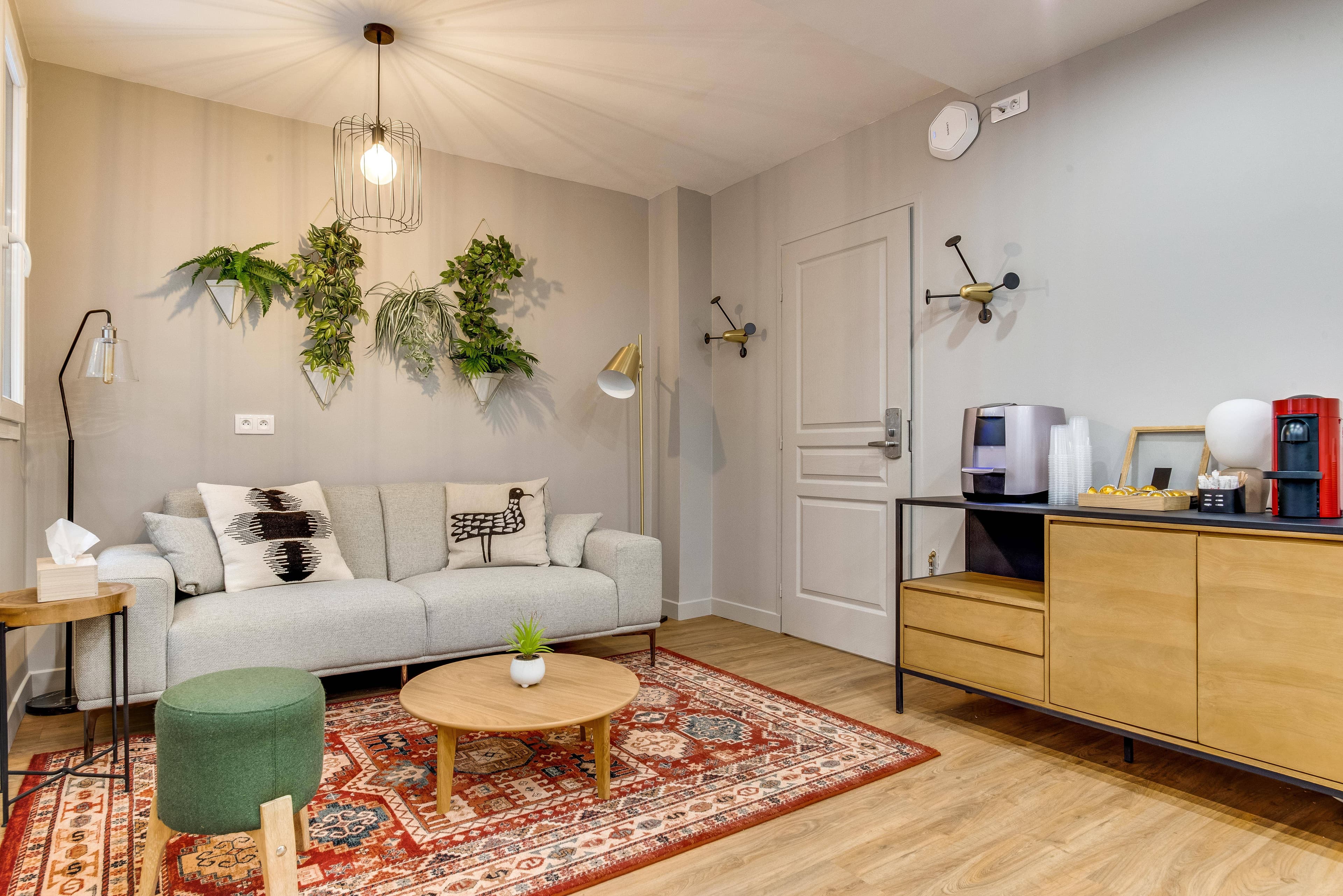Club Helmio Rousseau, 66 Rue Jean-Jacques Rousseau, 75001 Paris